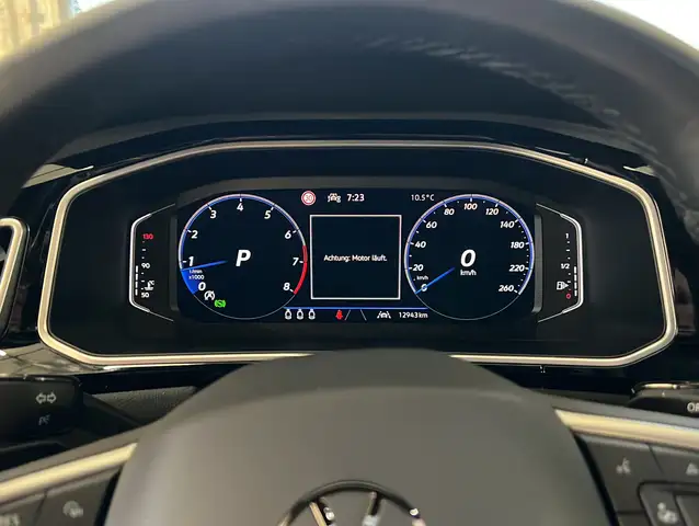 Volkswagen T-Roc view 12