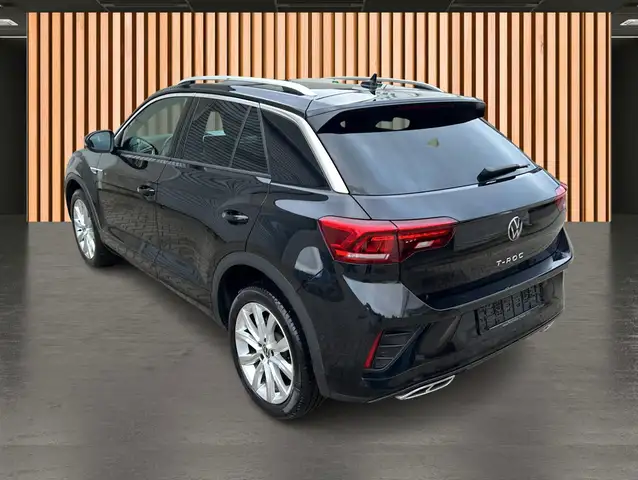 Volkswagen T-Roc view 4