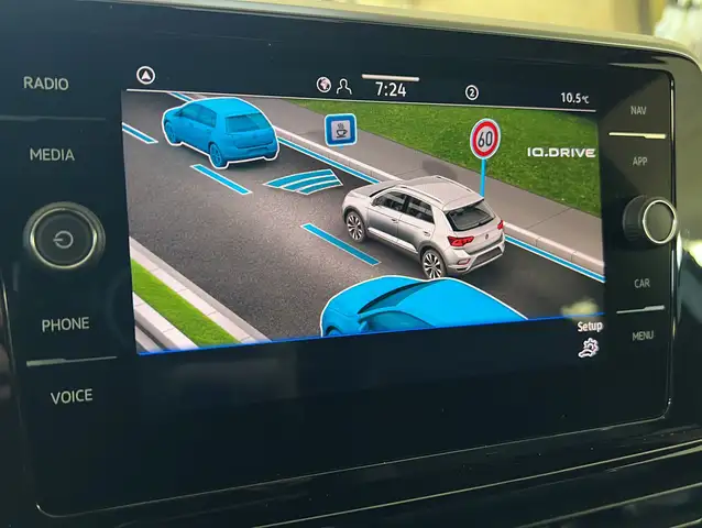 Volkswagen T-Roc view 19