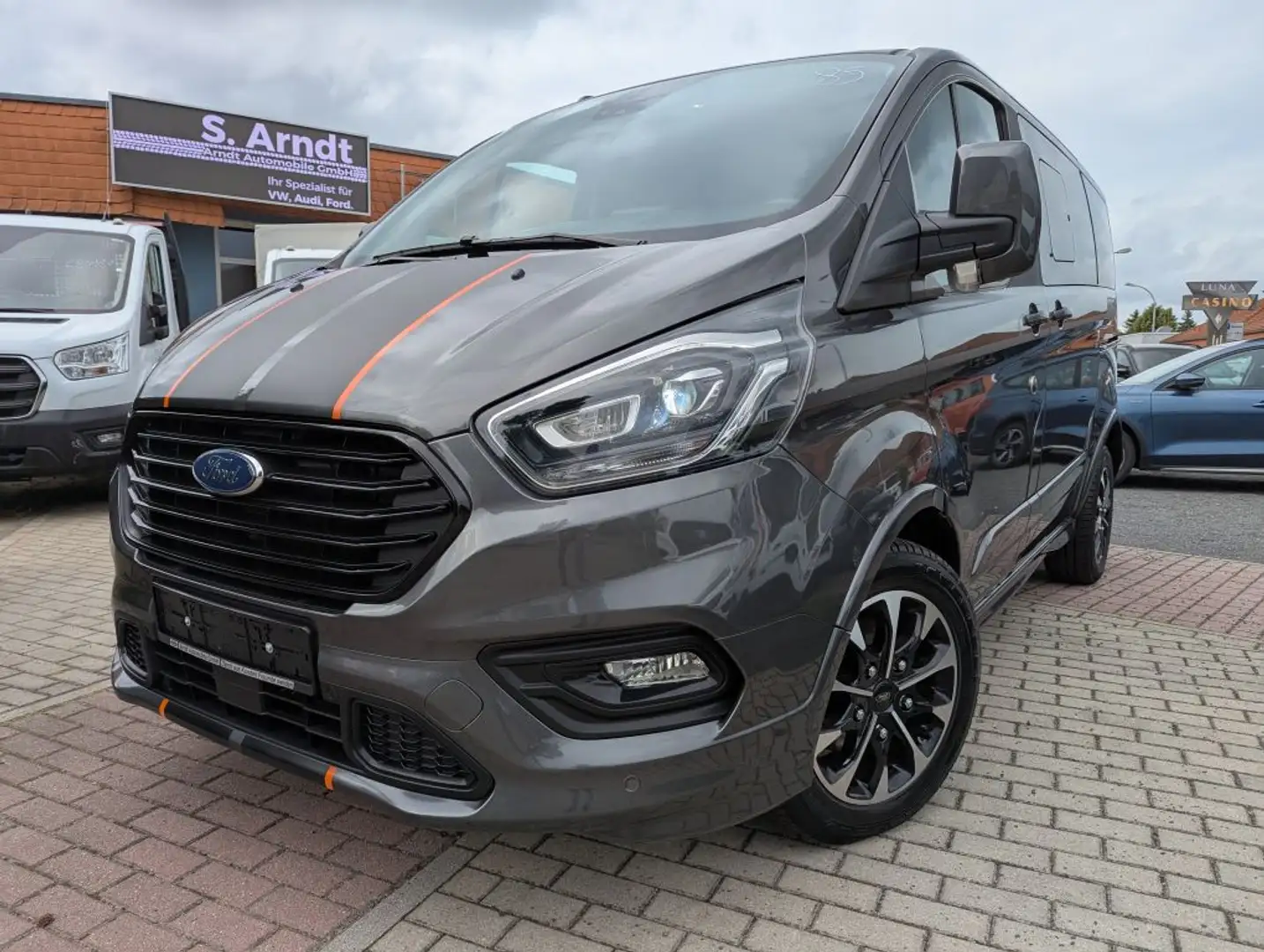 Ford Tourneo Custom 320 L1H1 VA MH Sport AHZV NAVI XENON Grau - 1