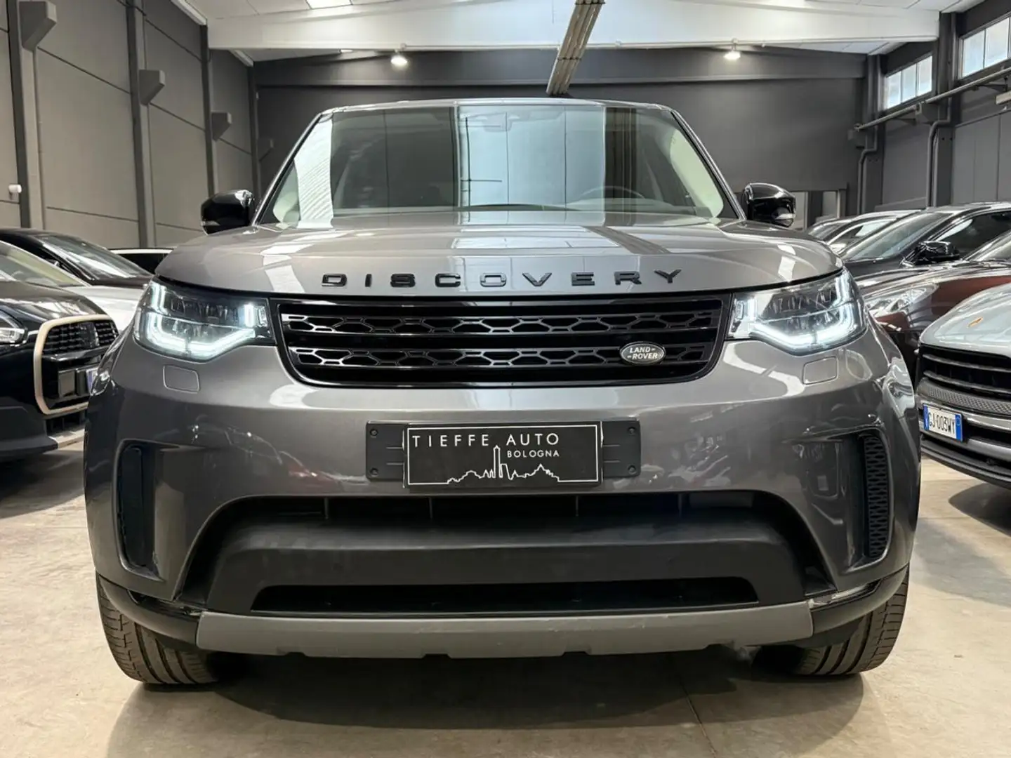 Land Rover Discovery 3.0 TD6 249 CV HSE Grigio - 2