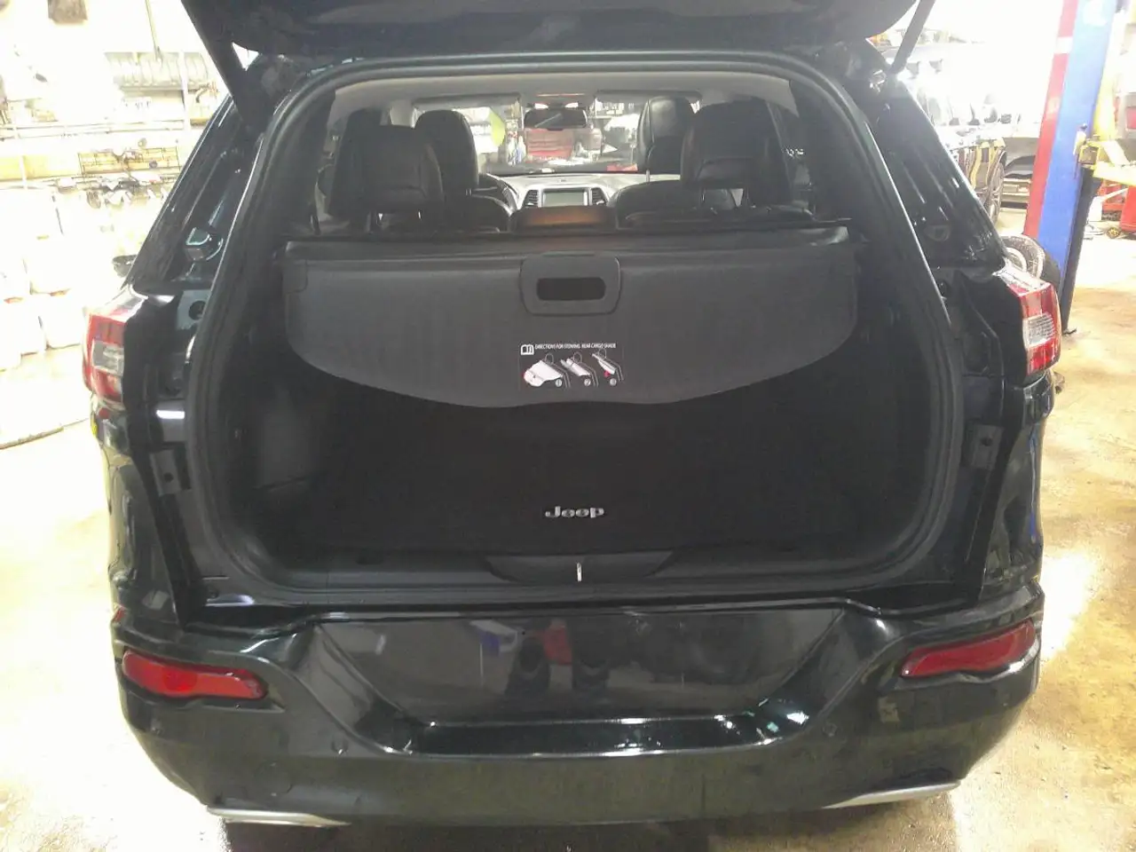 Jeep Cherokee снимка Jeep Cherokee