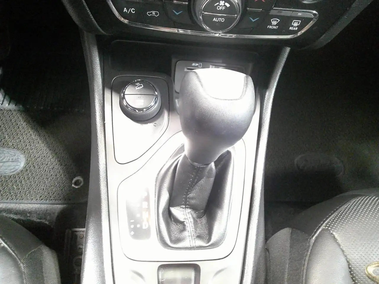 Jeep Cherokee снимка Jeep Cherokee
