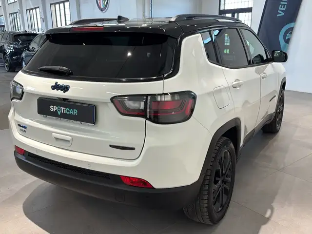 Jeep Compass view 4