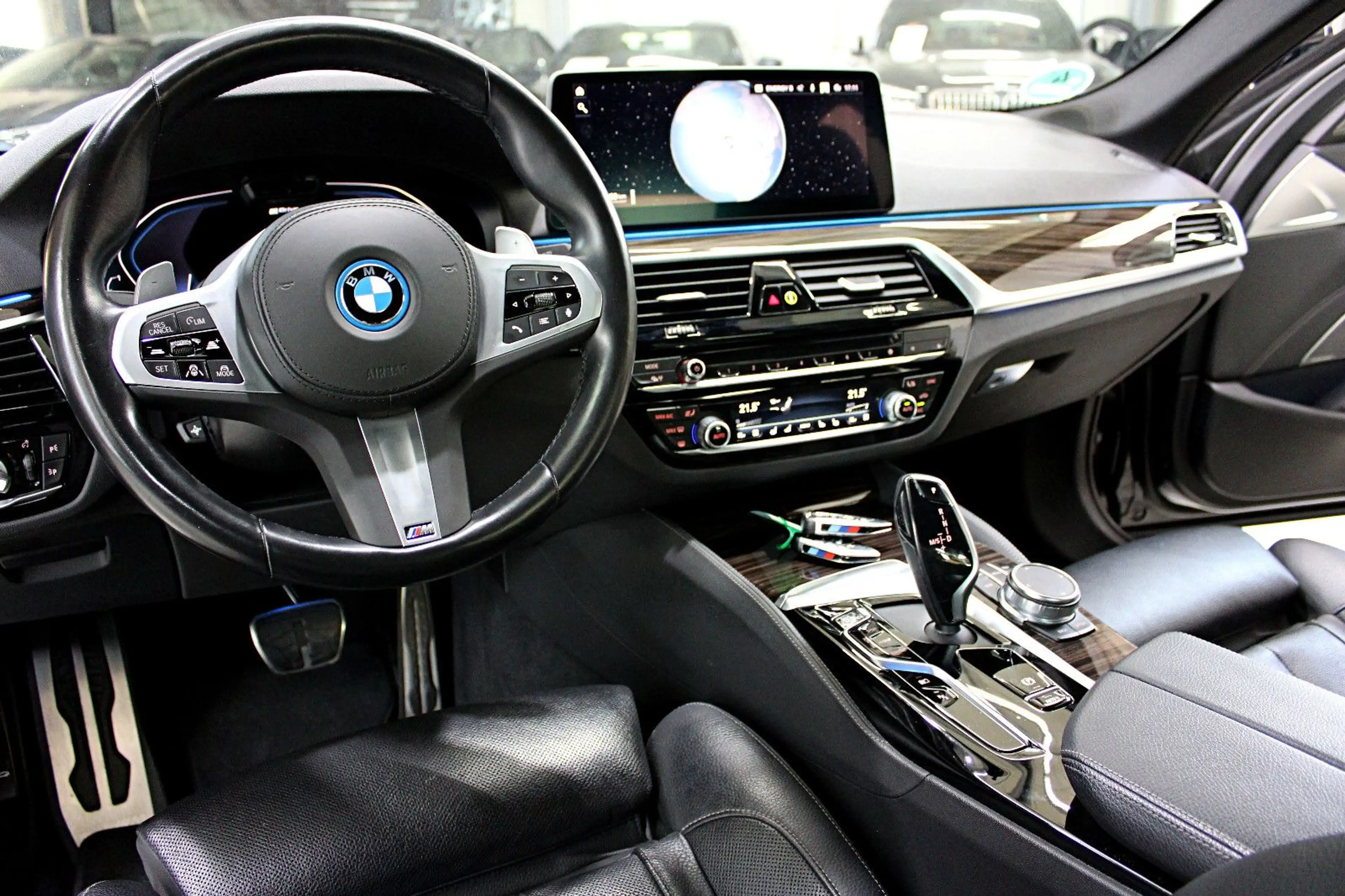 BMW 545 e xDrive,HUD,Kamera,H&K,Komfort,Laser — photo 8