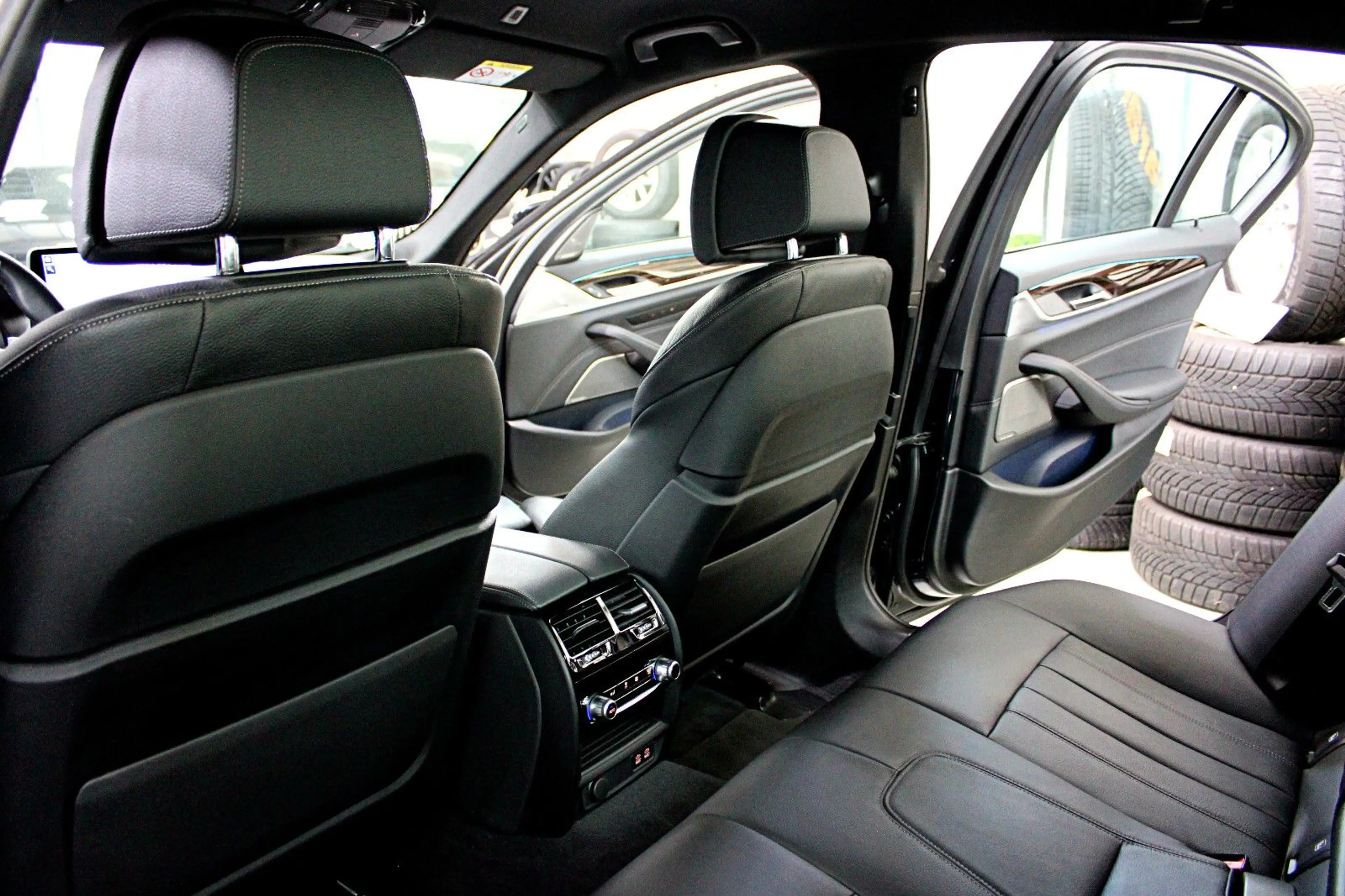 BMW 545 e xDrive,HUD,Kamera,H&K,Komfort,Laser — photo 10