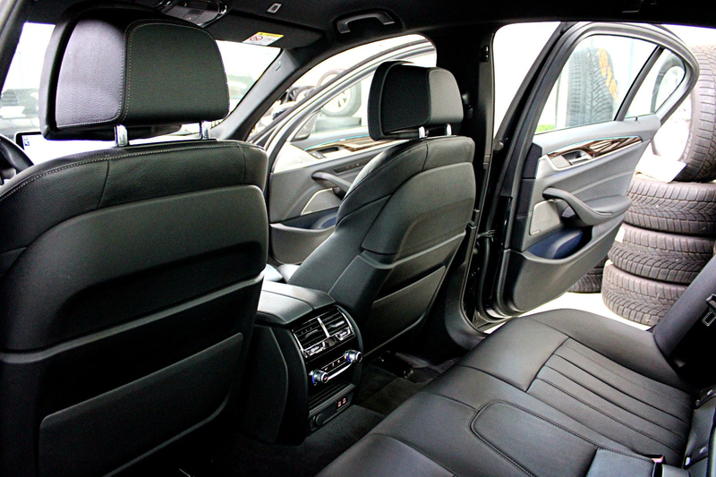 BMW 545 e xDrive,HUD,Kamera,H&K,Komfort,Laser — photo 10