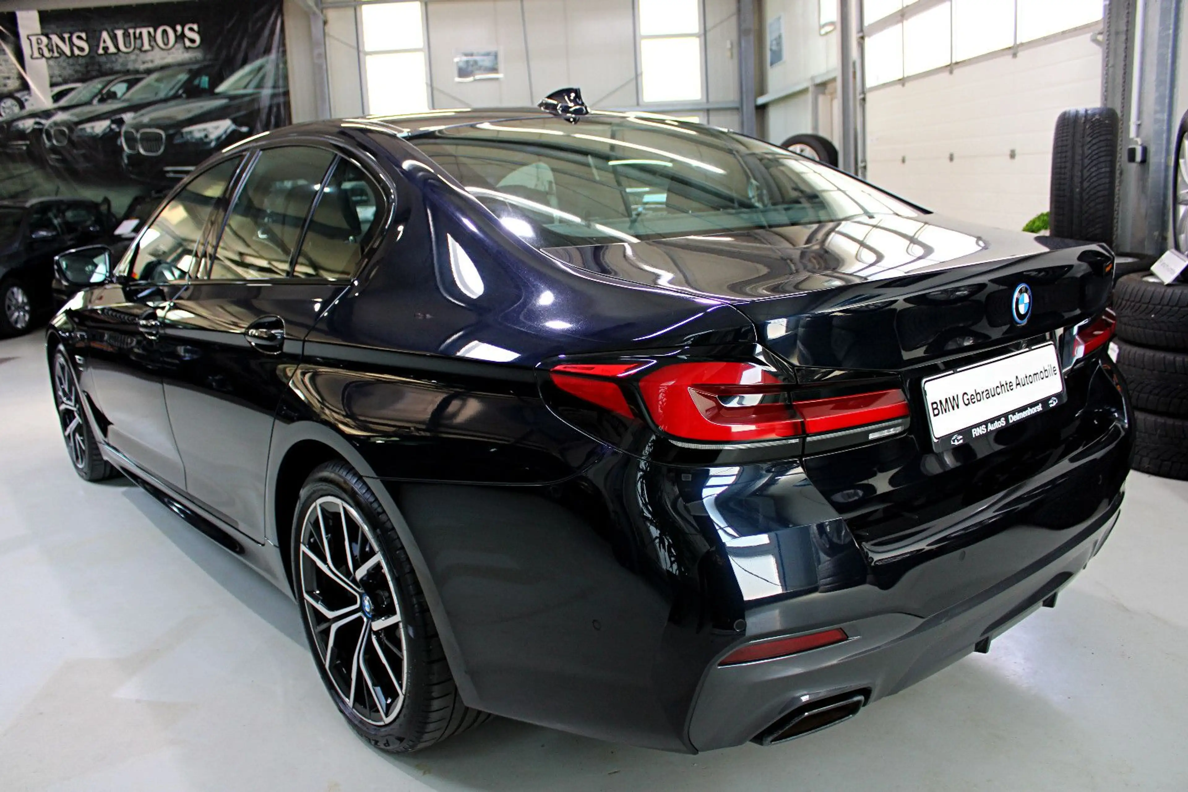 BMW 545 e xDrive,HUD,Kamera,H&K,Komfort,Laser — photo 4