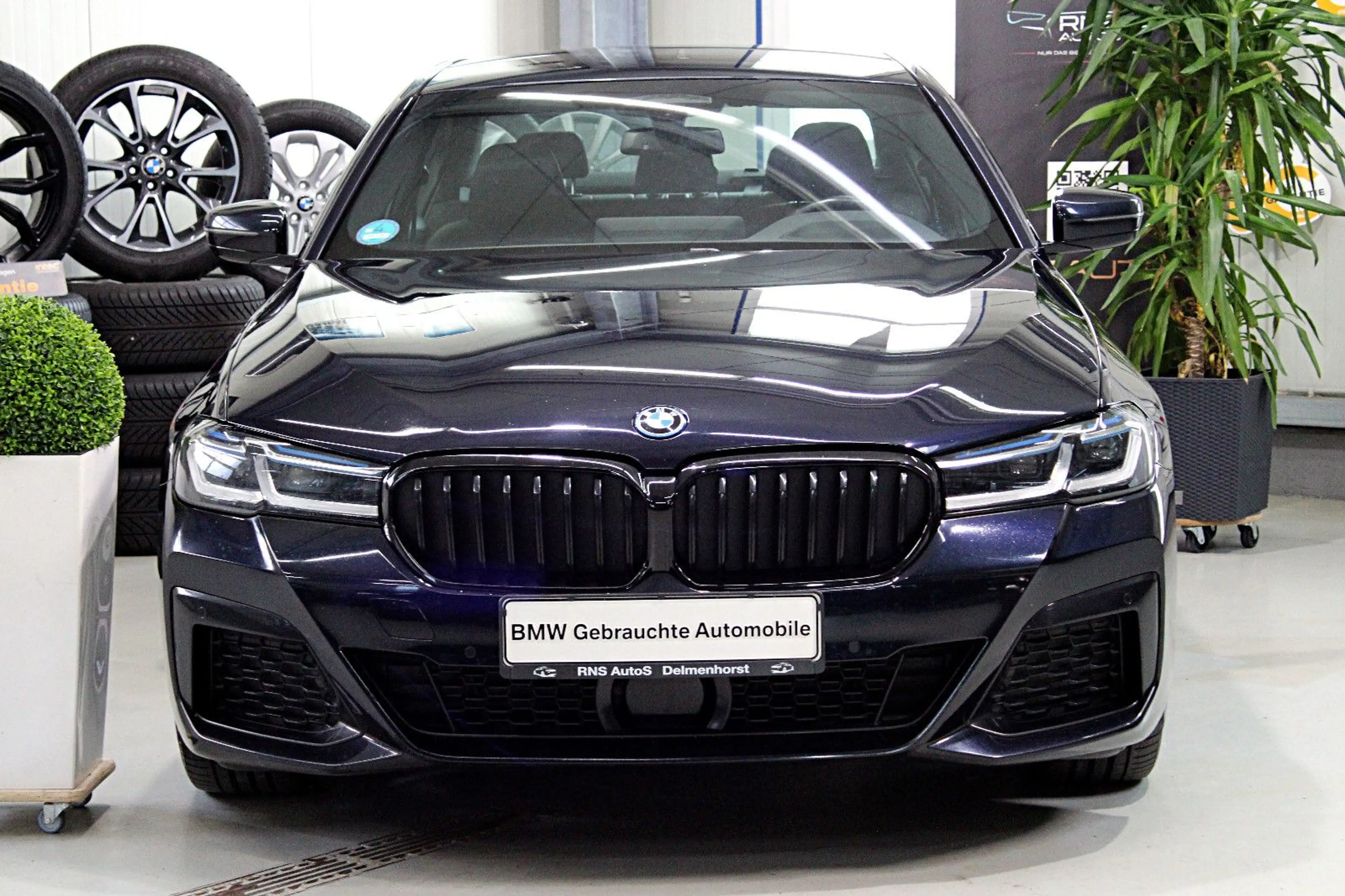 BMW 545 e xDrive,HUD,Kamera,H&K,Komfort,Laser — photo 2