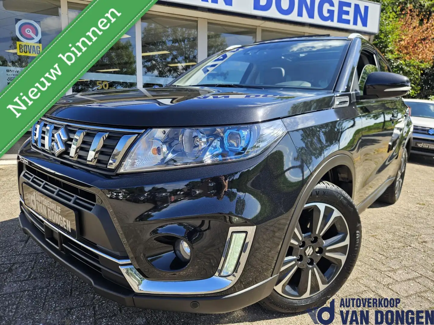 Suzuki Vitara 1.4 Boosterjet AllGrip Stijl | Automaat |Panorama Zwart - 2