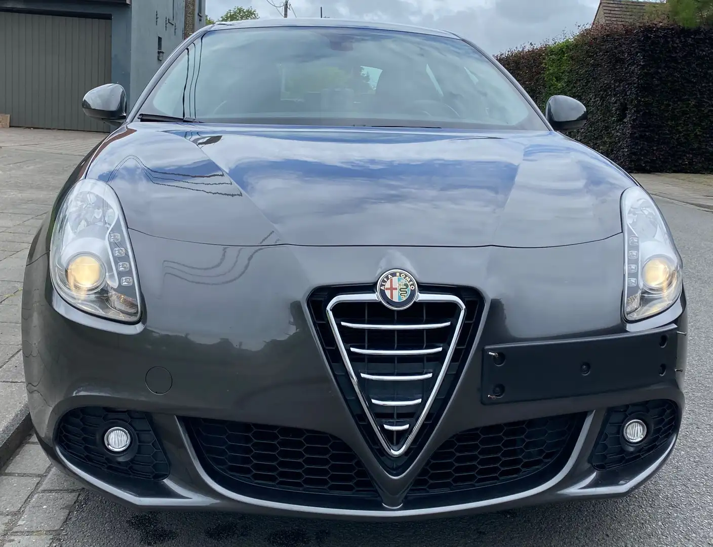 Alfa Romeo Giulia 1.4i Distinctive Grijs - 2