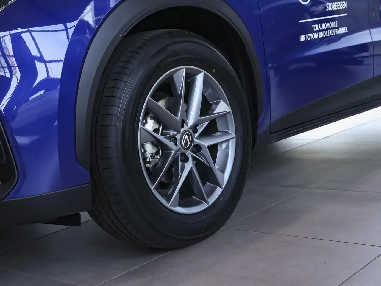 Lexus LBX 1.5 Hybrid Komfort NAVI PDC KLIMA BT ZV SERVO 13
