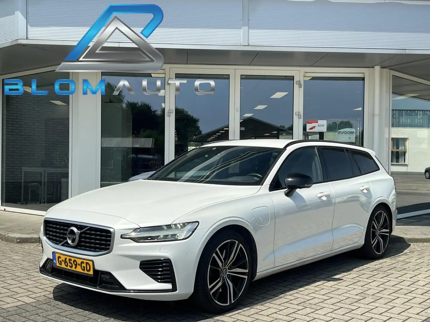 Volvo V60 2.0 T8 Twin Engine AWD R-Design 408PK H&K+TREKH Wit - 1