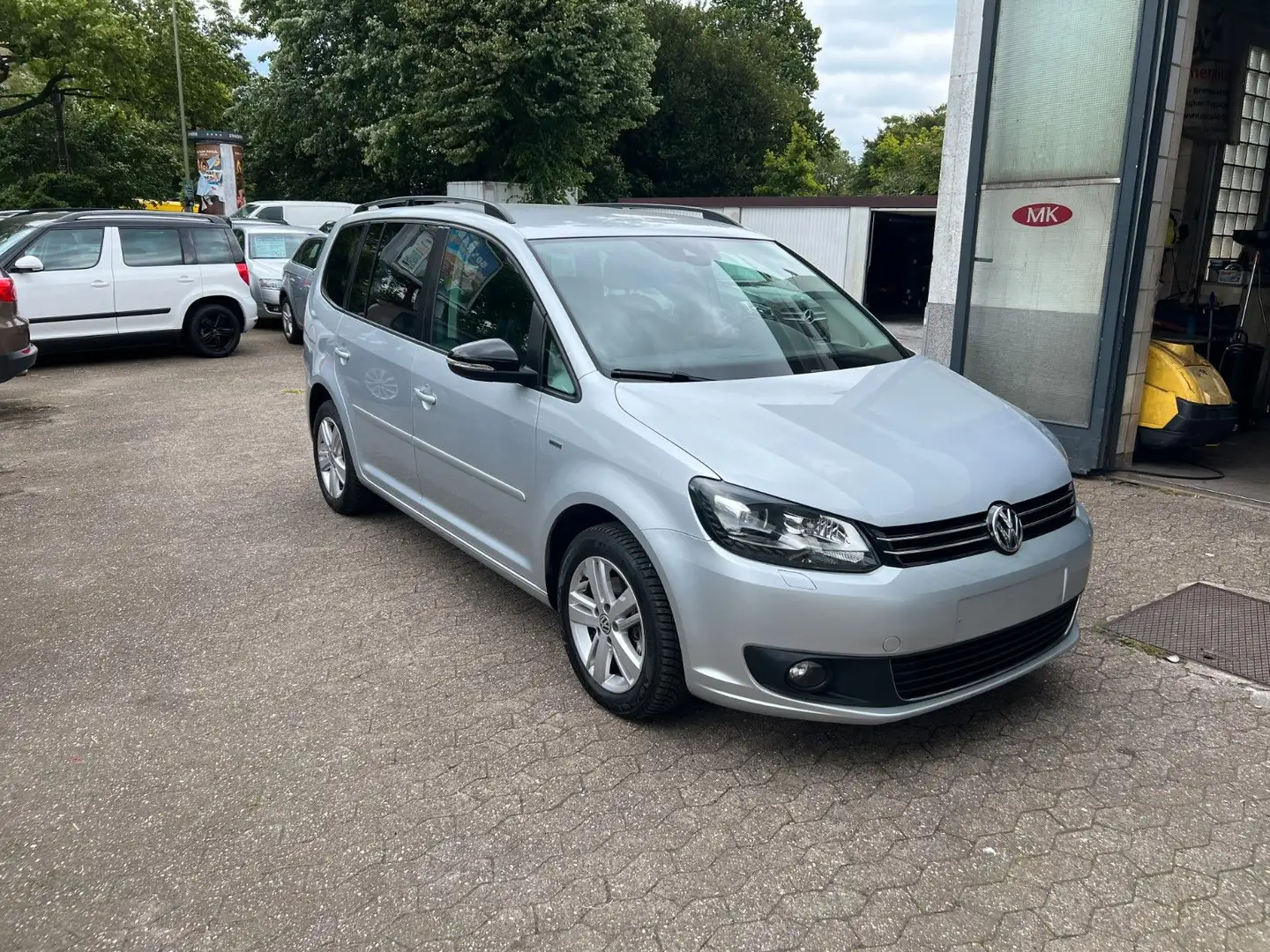 Volkswagen Touran 1.6 TDI Match BMT Navigation-Climatronic Silber - 1