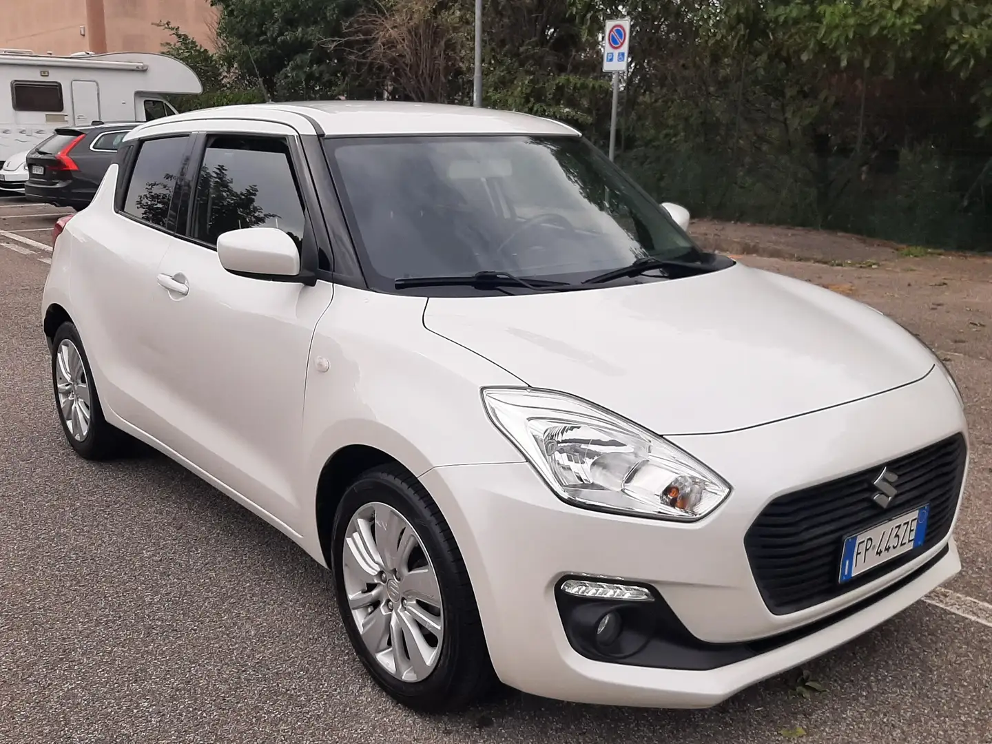 Suzuki Swift 1.2 dualjet Cool Launch Edition 2wd Wit - 1