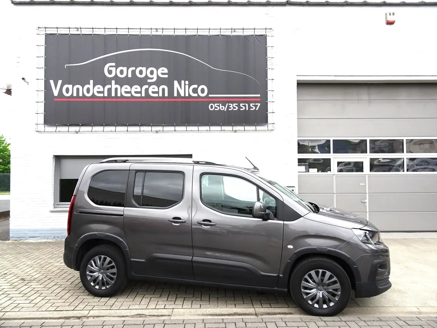 Peugeot Rifter 1.2i 5pl. Allure CAMERA,CARPLAY,CRUISE,PDC V+A,DAB Gris - 1