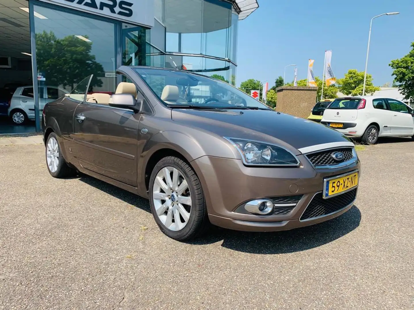 Ford Focus CC Coupé-Cabriolet 2.0-16V Titanium, Cabriolet, Airco Marrón - 1