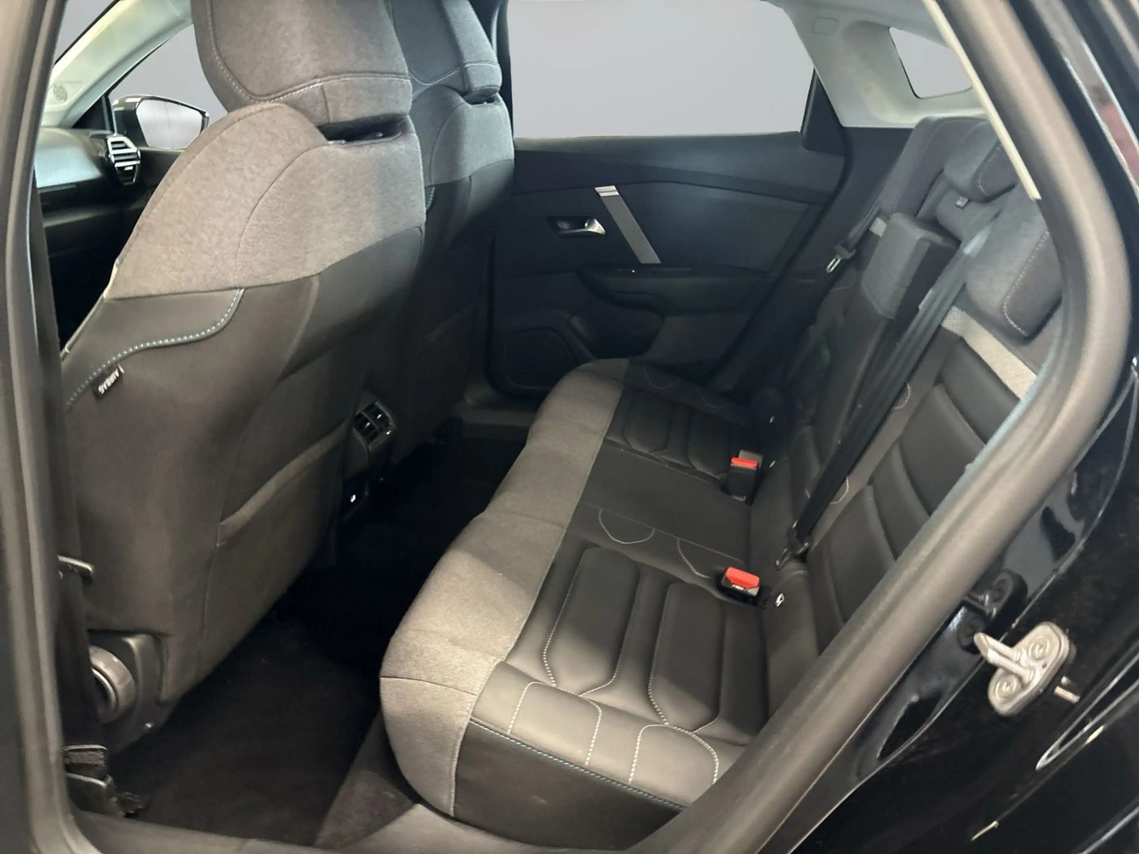Citroen C4 X 1.2 PureTech MAX LED+Navi+SHZ+2xKlima+Kam. — photo 11