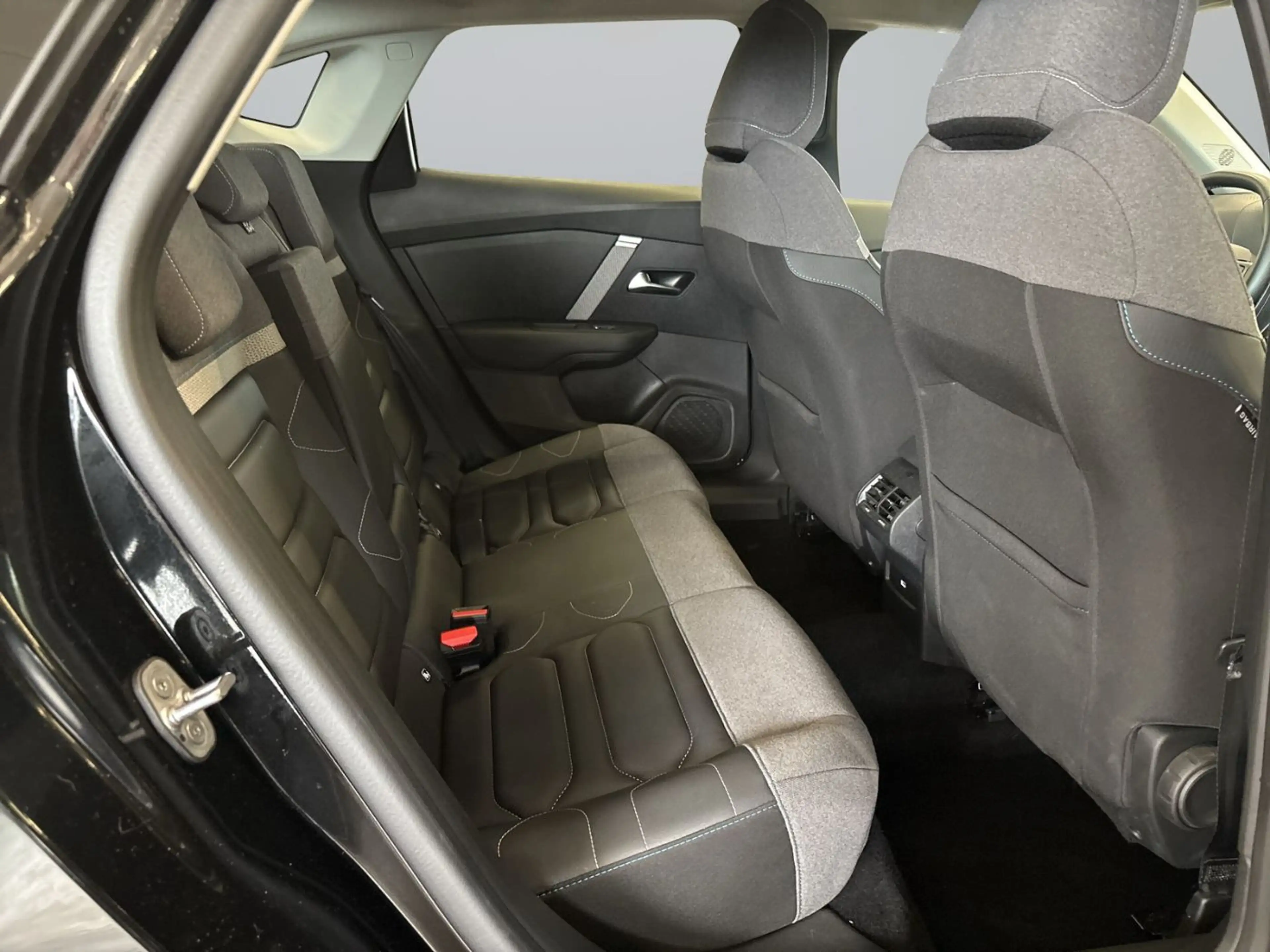 Citroen C4 X 1.2 PureTech MAX LED+Navi+SHZ+2xKlima+Kam. — photo 13
