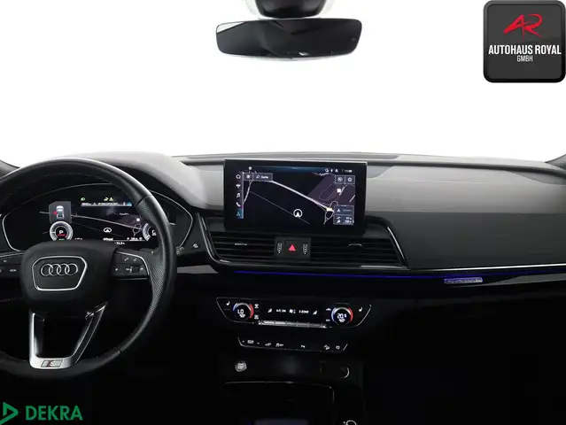 Audi Q5 view 9