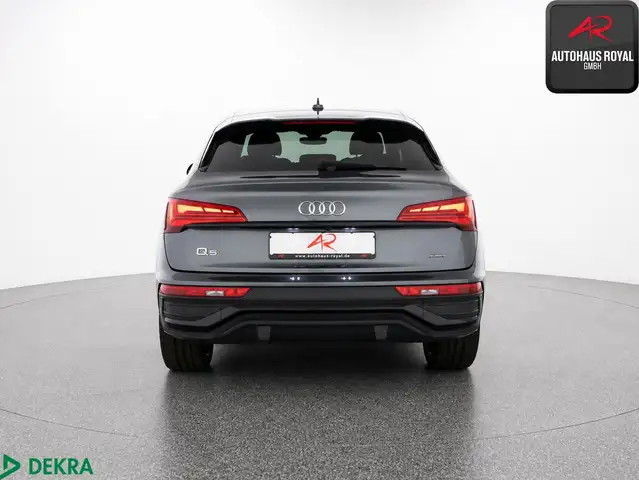 Audi Q5 view 4