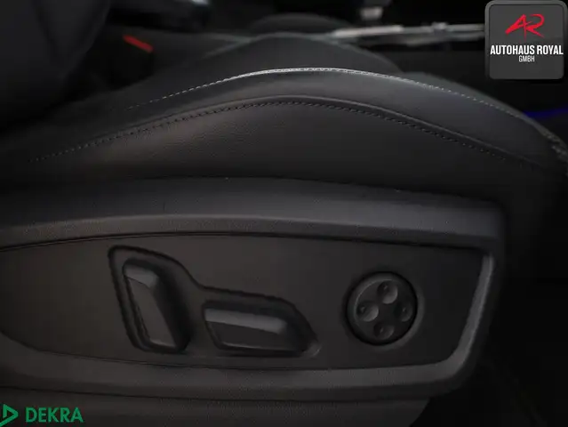 Audi Q5 view 12