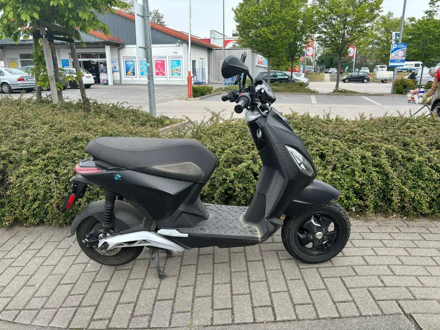 Piaggio 1+ E-Roller 25 Kmh Führerschein frei Zwart - 2
