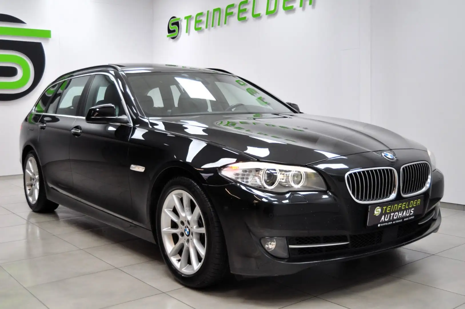 BMW 535 d / PANORAMA / HEAD UP / MEMORY / LEDER / ACC Noir - 1