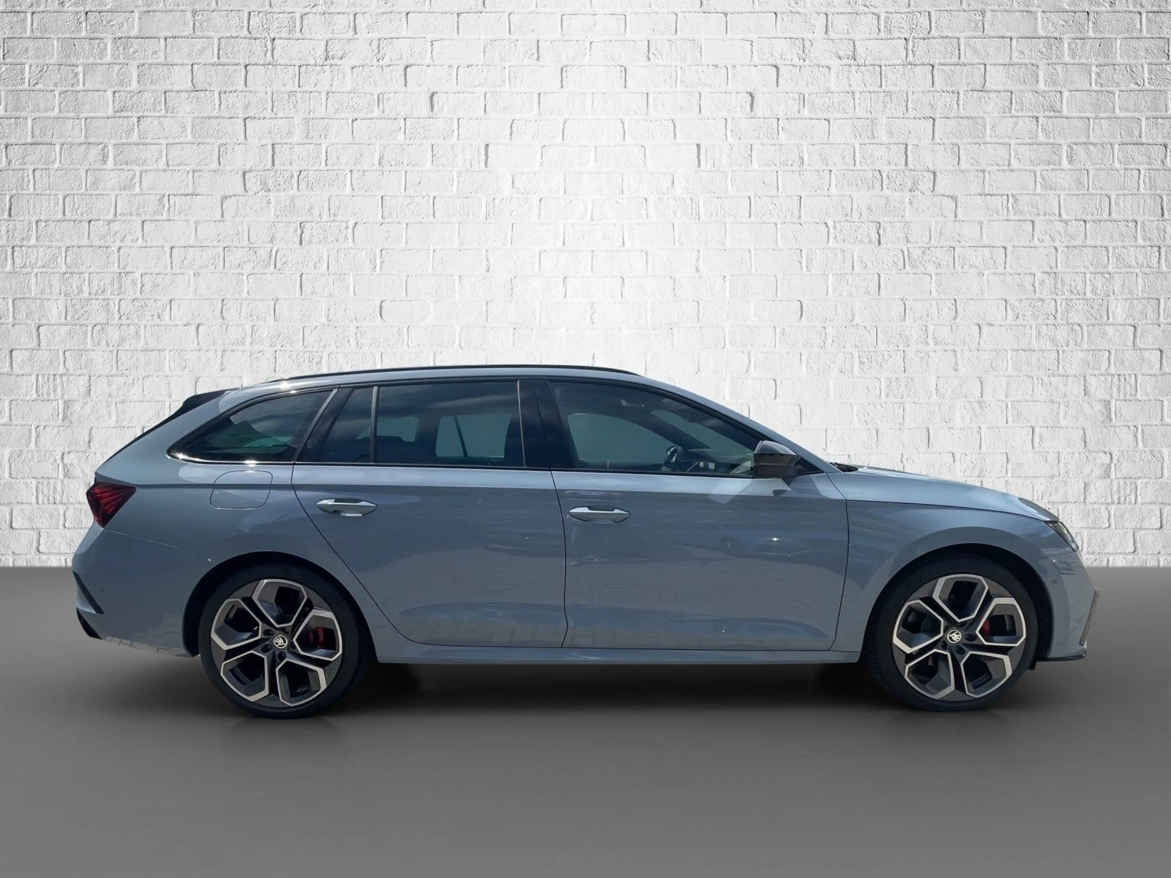 Skoda Octavia Combi 2.0 TDI DSG - RS Final Edition — photo 6
