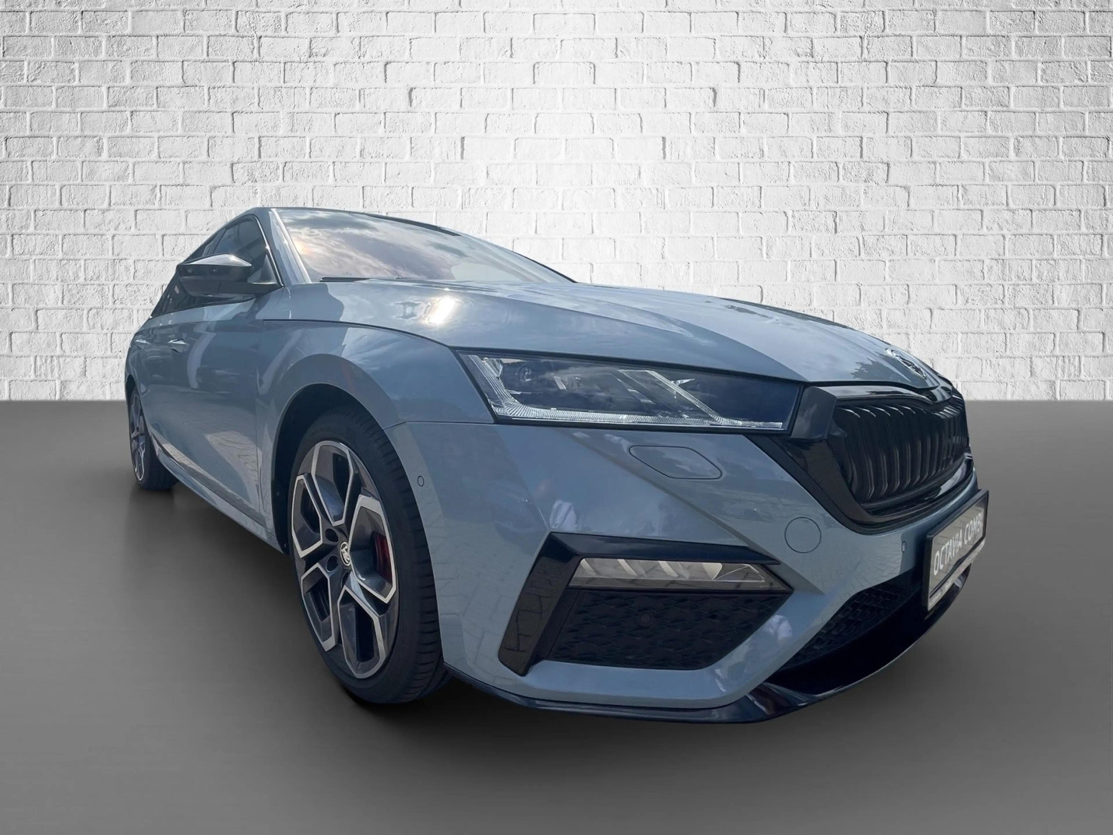 Skoda Octavia Combi 2.0 TDI DSG - RS Final Edition — photo 7