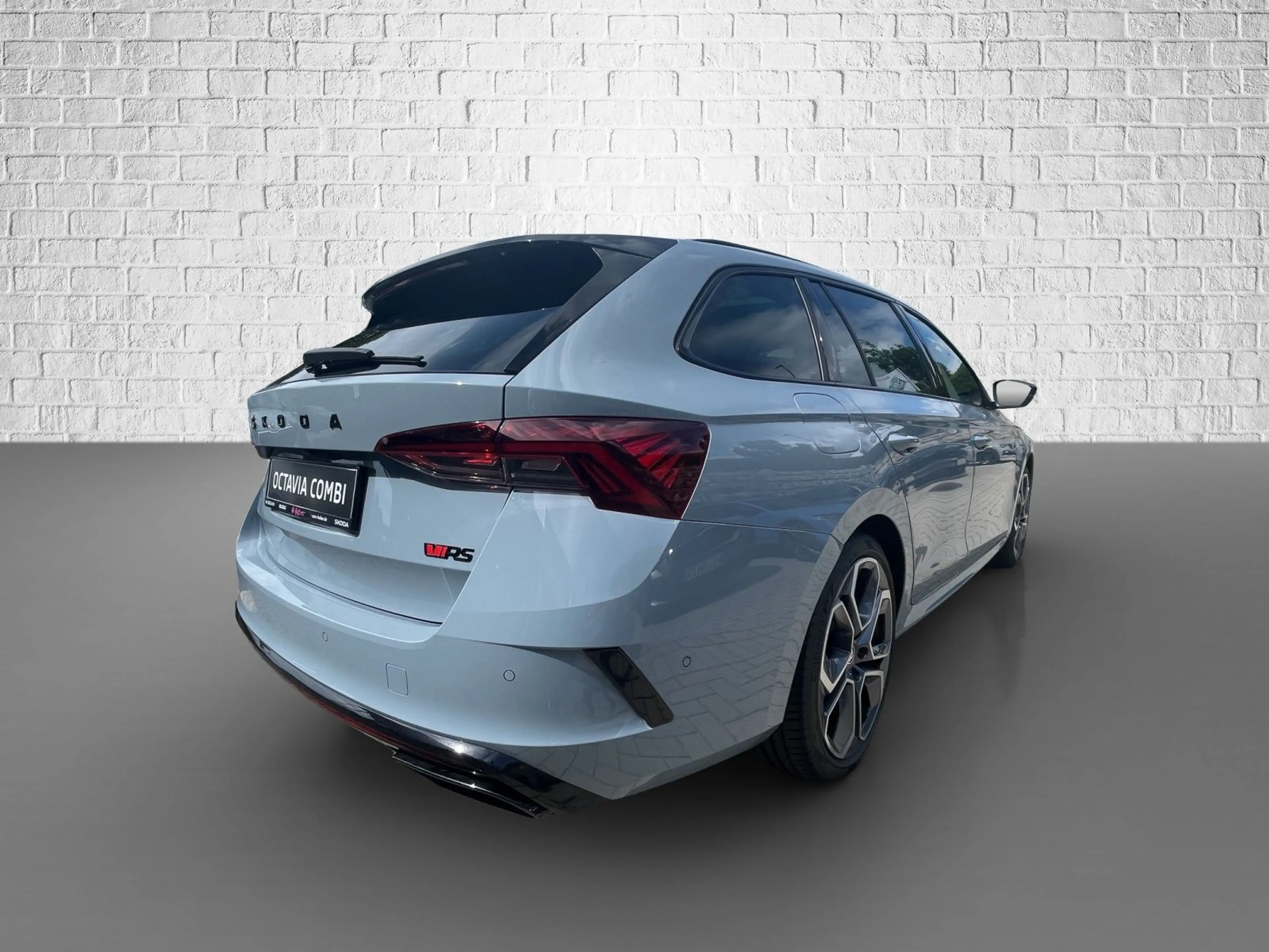 Skoda Octavia Combi 2.0 TDI DSG - RS Final Edition — photo 5