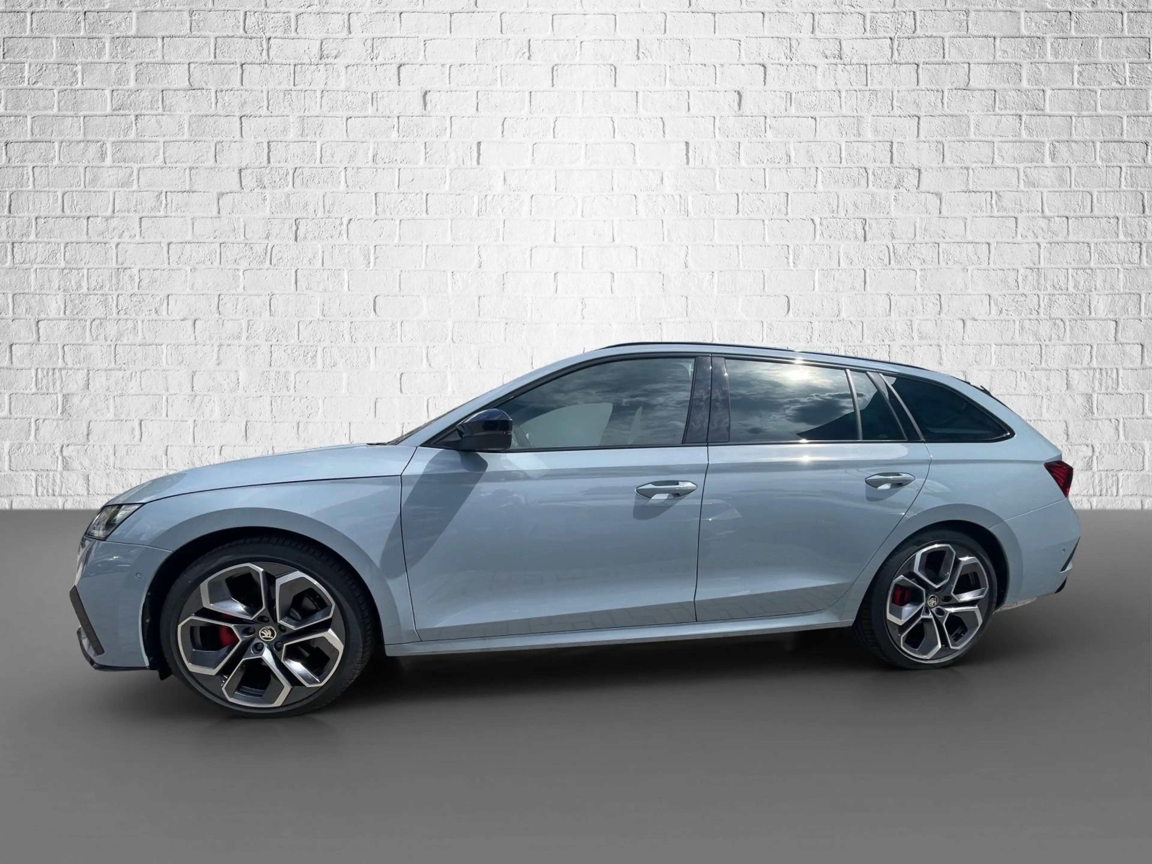 Skoda Octavia Combi 2.0 TDI DSG - RS Final Edition — photo 2