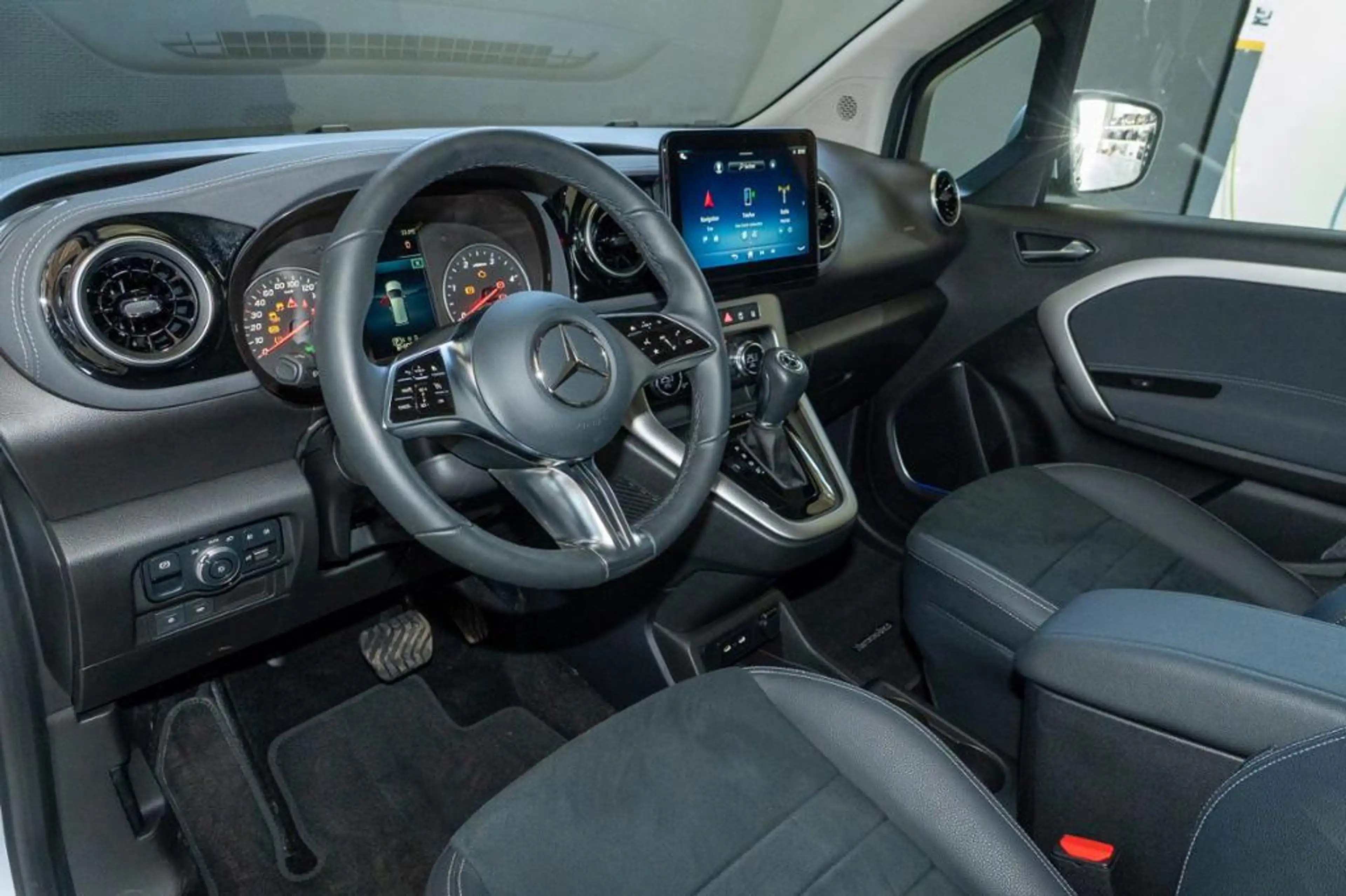 Mercedes-Benz T-Class T 180 d *Edition Navi LED Kam KeyGo — photo 13
