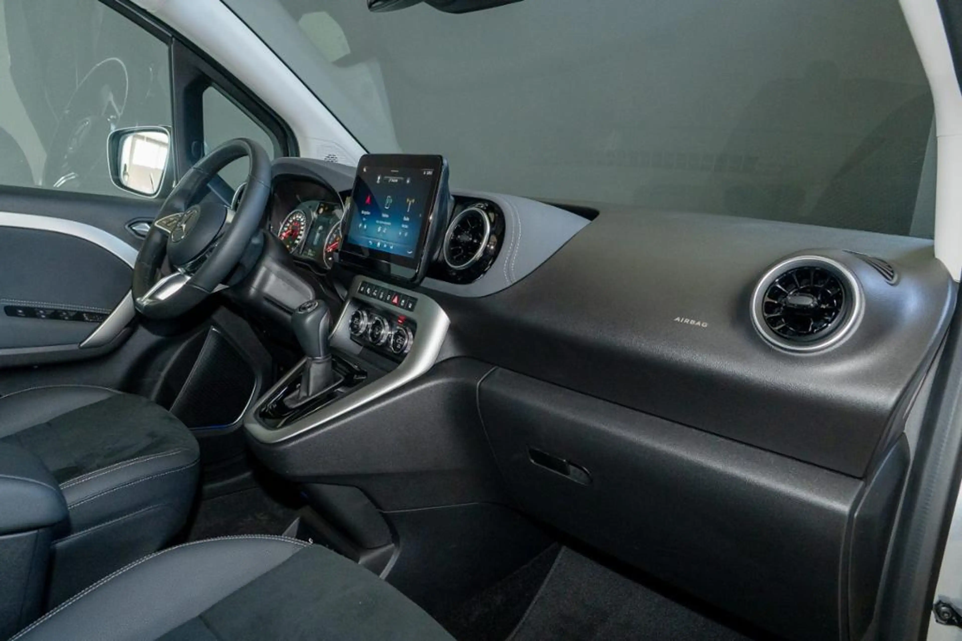 Mercedes-Benz T-Class T 180 d *Edition Navi LED Kam KeyGo — photo 10
