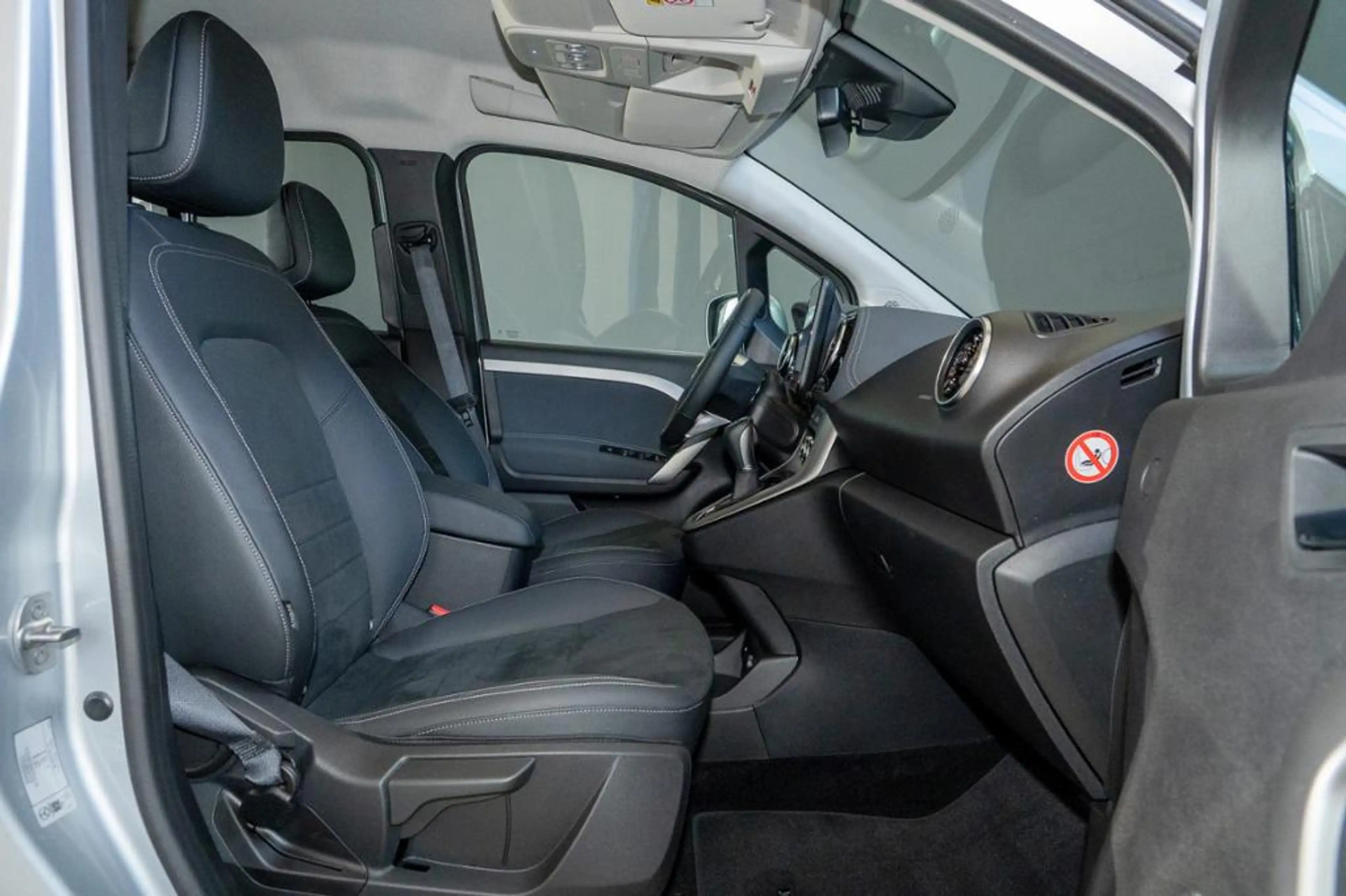 Mercedes-Benz T-Class T 180 d *Edition Navi LED Kam KeyGo — photo 8