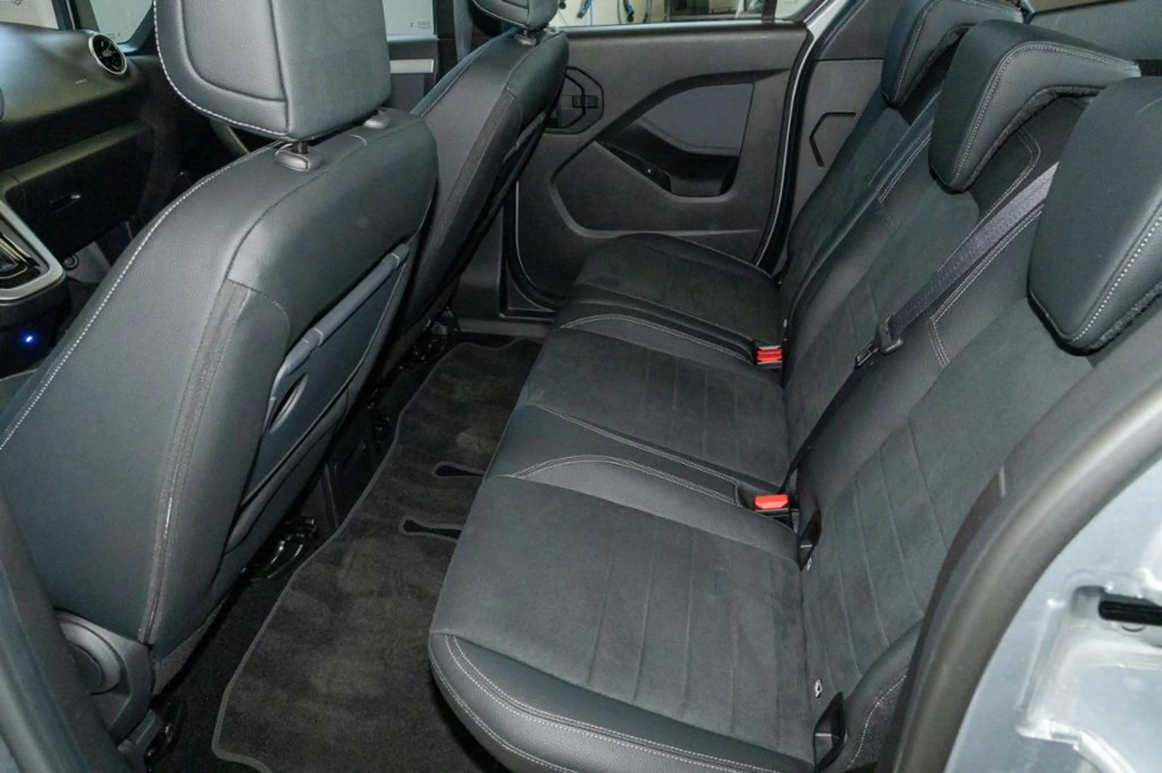 Mercedes-Benz T-Class T 180 d *Edition Navi LED Kam KeyGo — photo 12