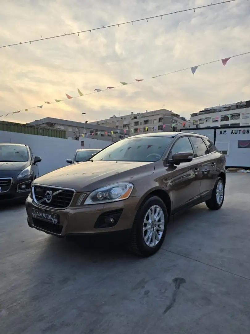 Volvo XC60 Todoterreno Automático de 5 Puertas Marrón - 1