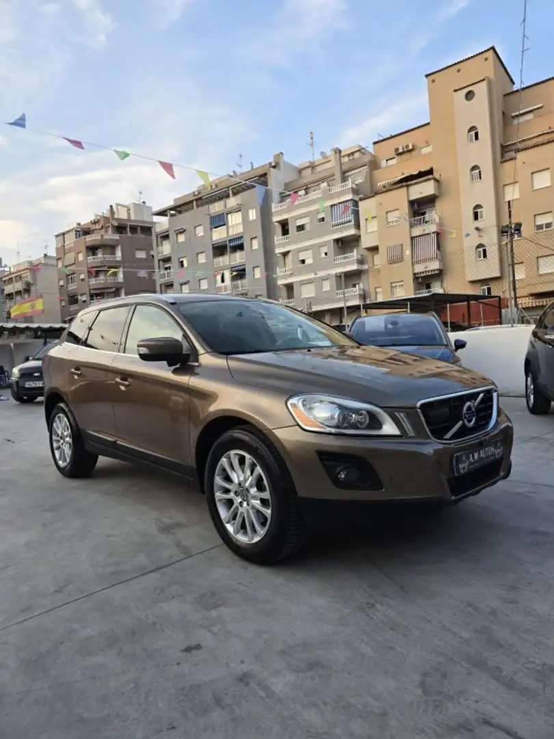 Volvo XC60 Todoterreno Automático de 5 Puertas Marrón - 2