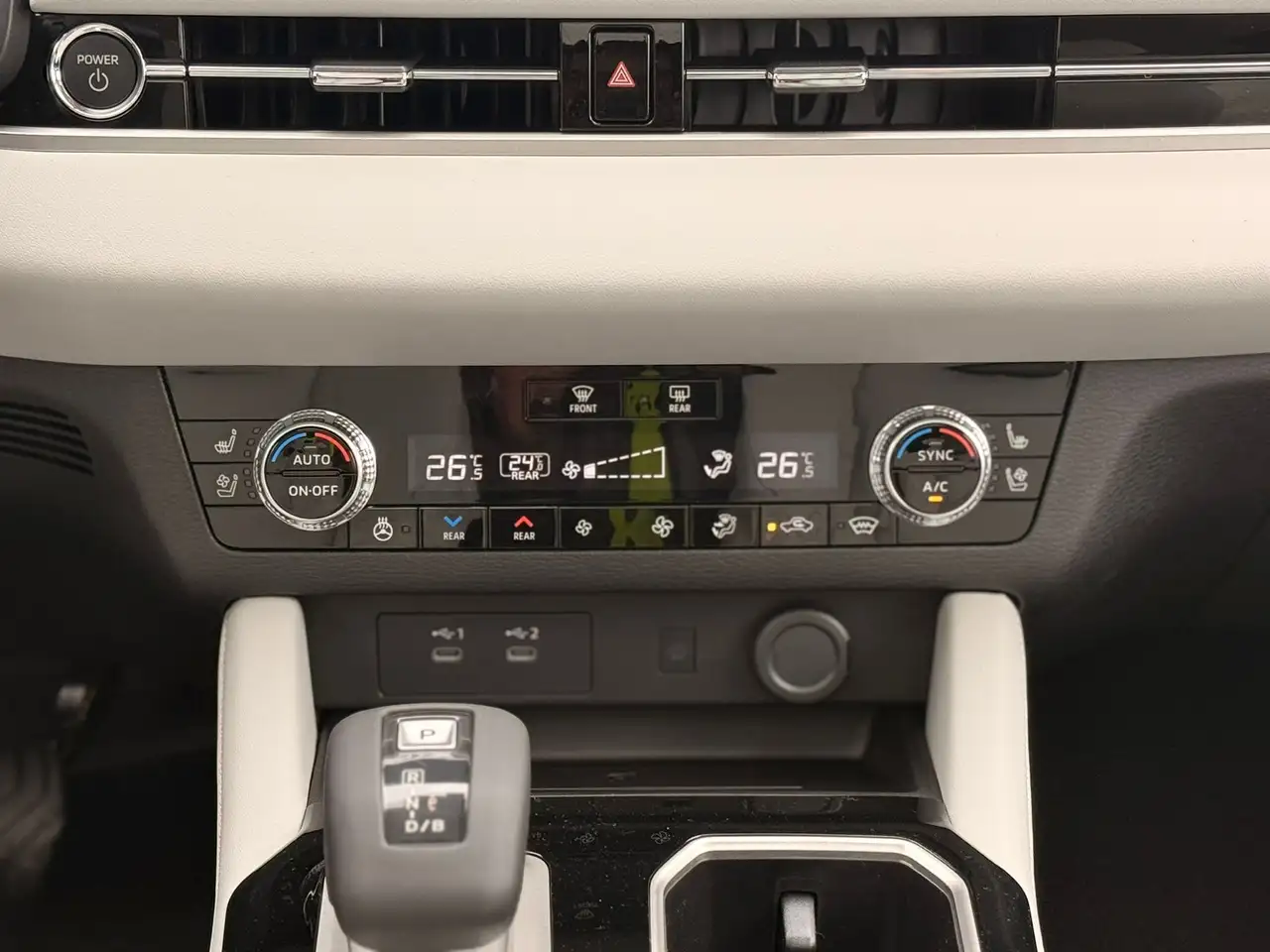 Mitsubishi Outlander снимка Mitsubishi Outlander