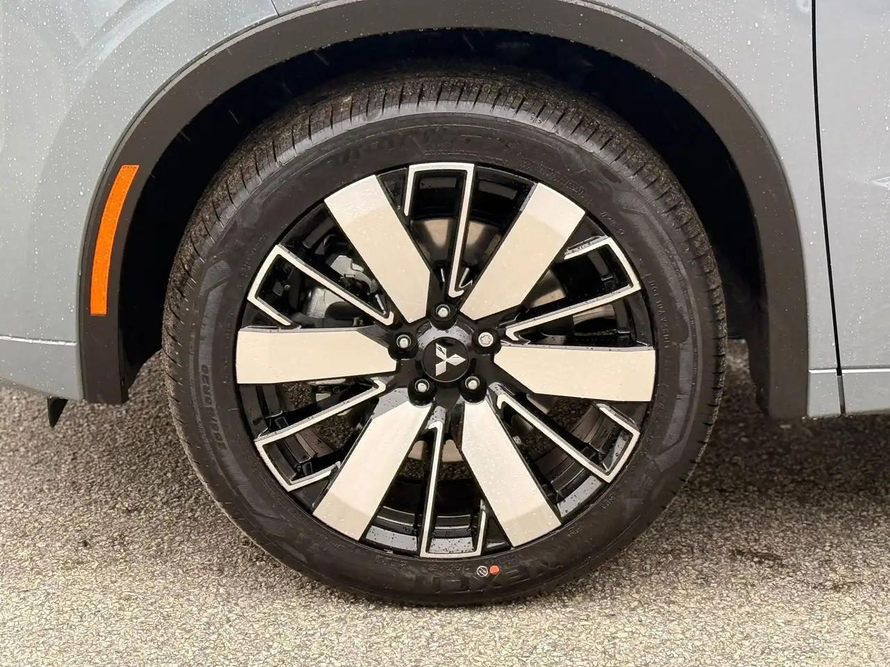 Mitsubishi Outlander снимка Mitsubishi Outlander