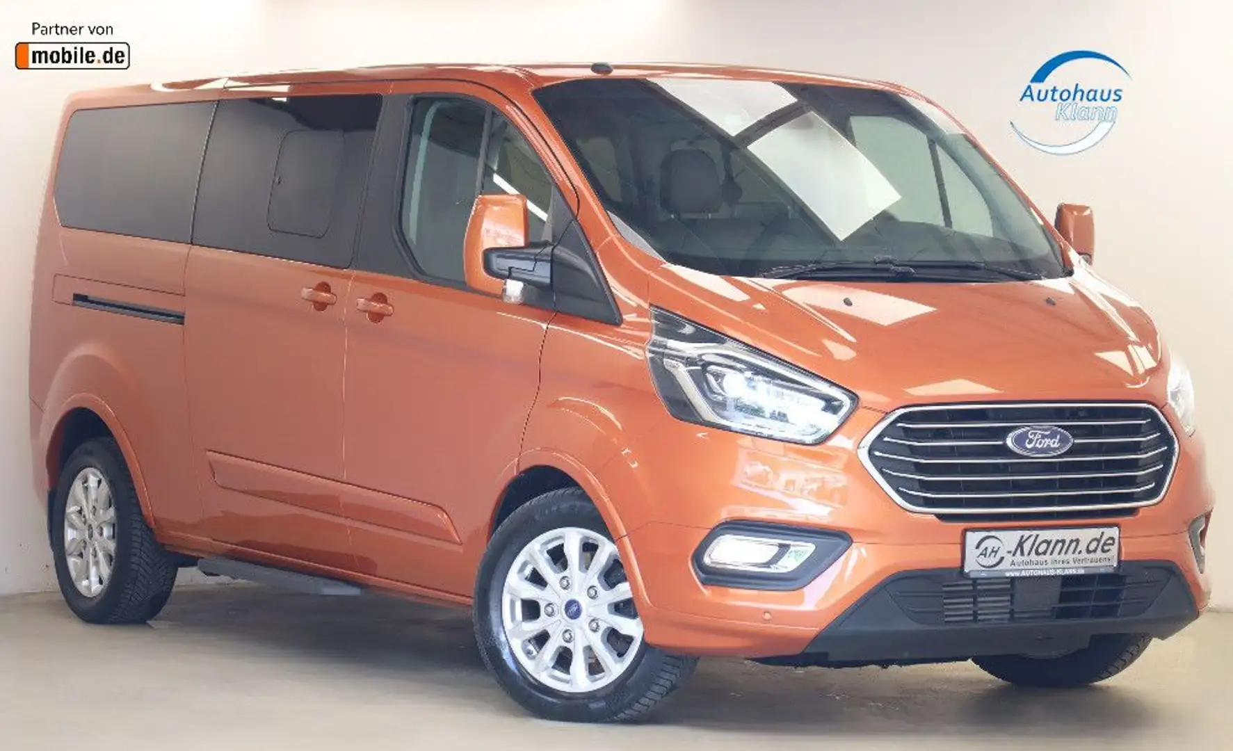 Ford Tourneo Custom 2.0TDCi 170PS Auto. L2 Titanium Orange - 1