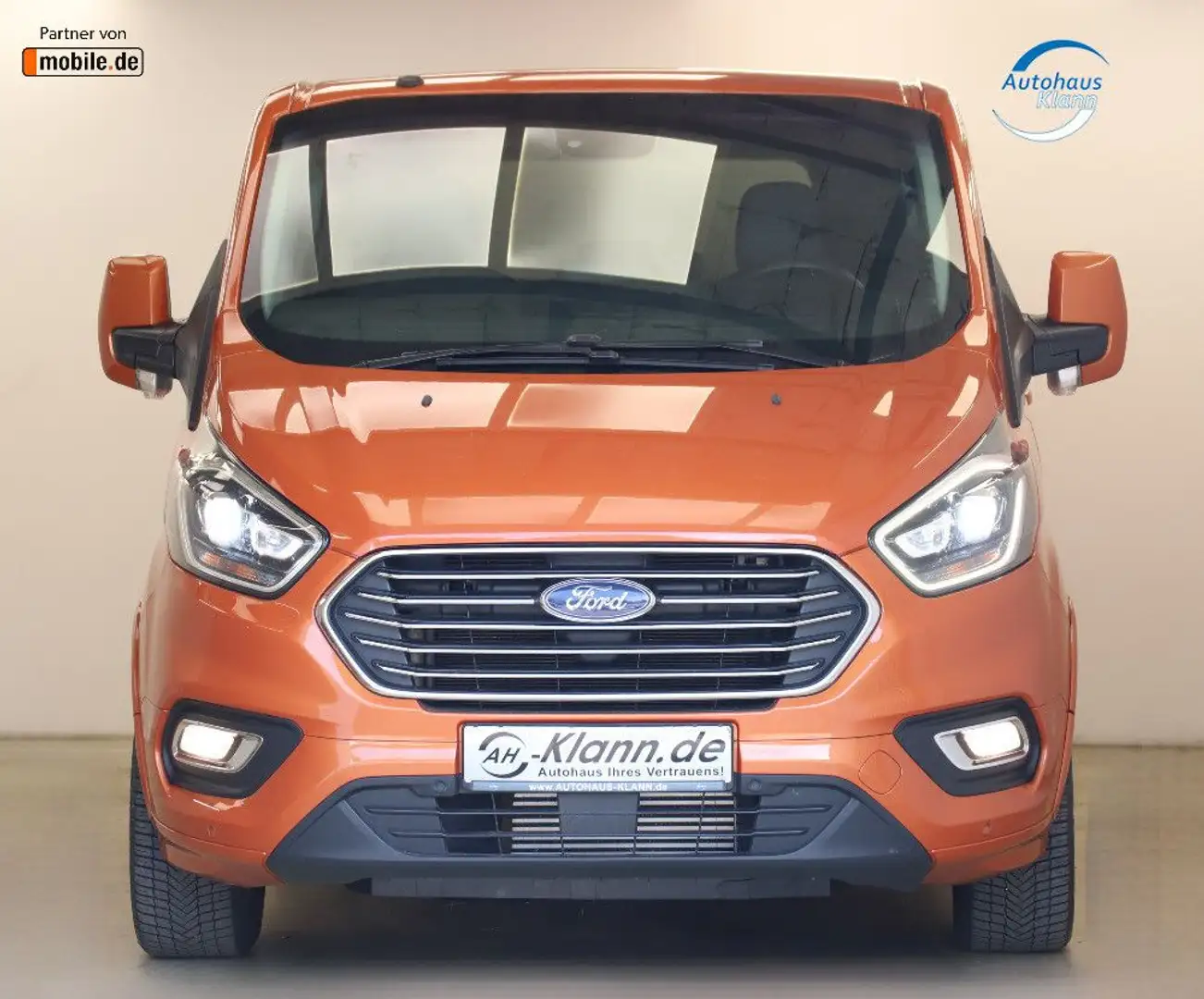 Ford Tourneo Custom 2.0TDCi 170PS Auto. L2 Titanium Orange - 2