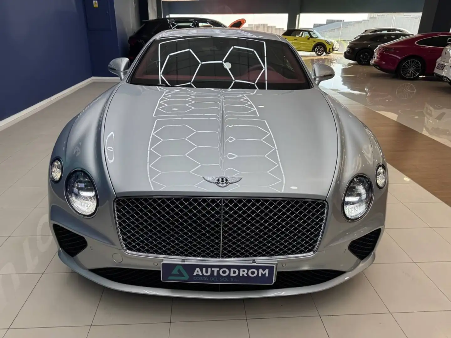 Bentley Continental GT V8 Stříbrná - 2