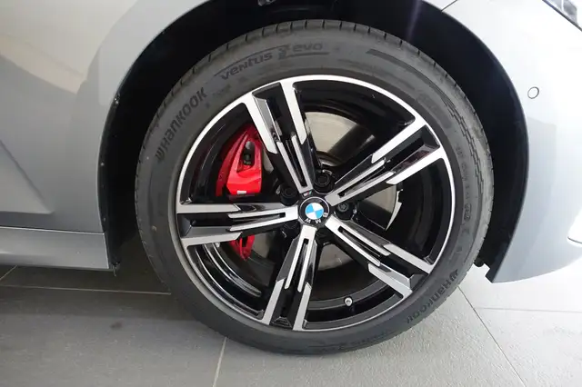 BMW 320 d xDrive M-Sport Ansicht 4