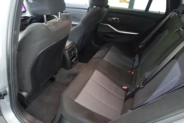 BMW 320 d xDrive M-Sport Ansicht 10
