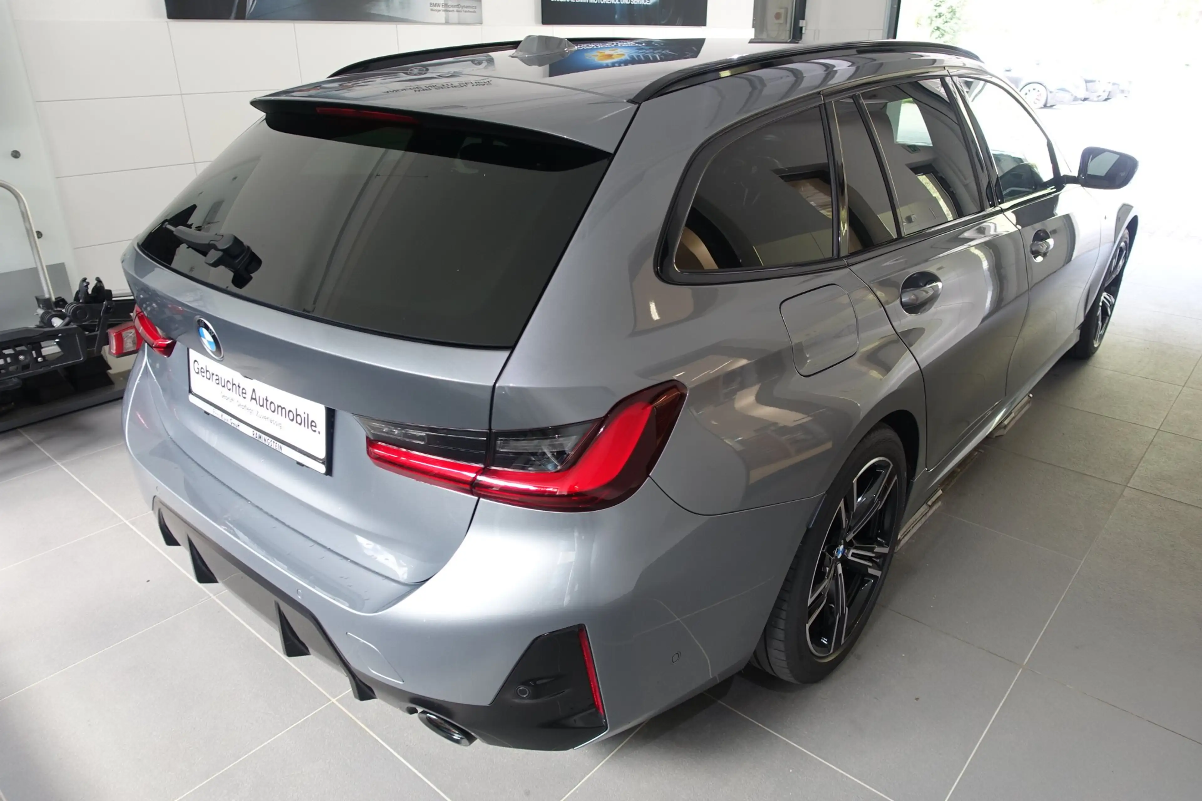 BMW 320 d xDrive M-Sport — photo 5