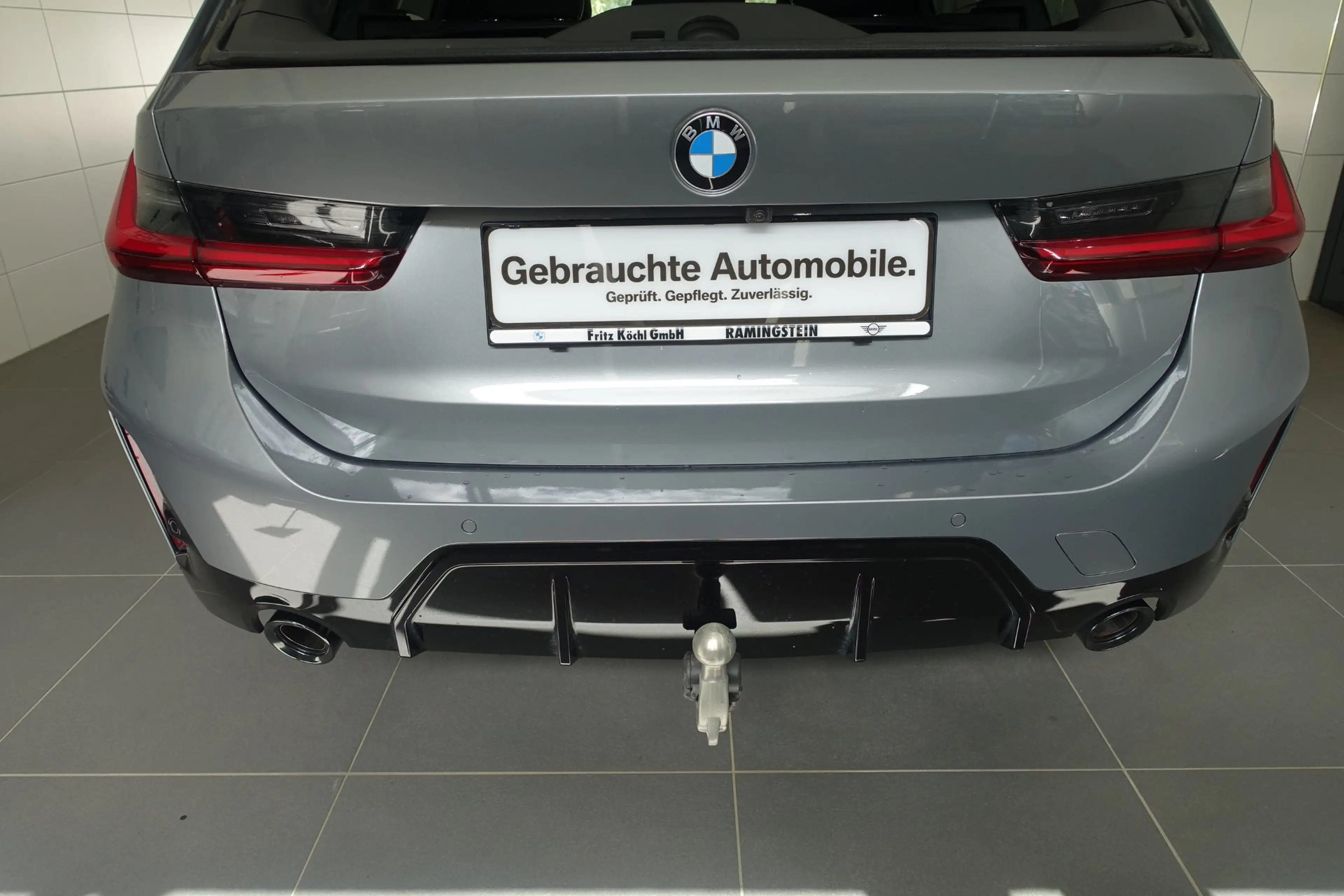 BMW 320 d xDrive M-Sport — photo 8