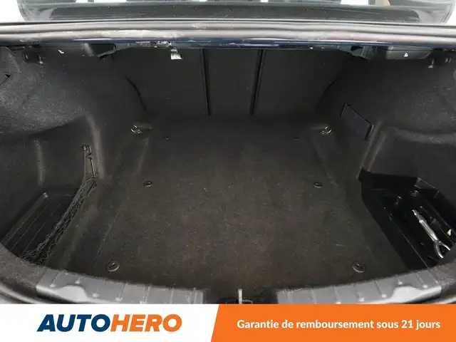 BMW 3 Series view 17