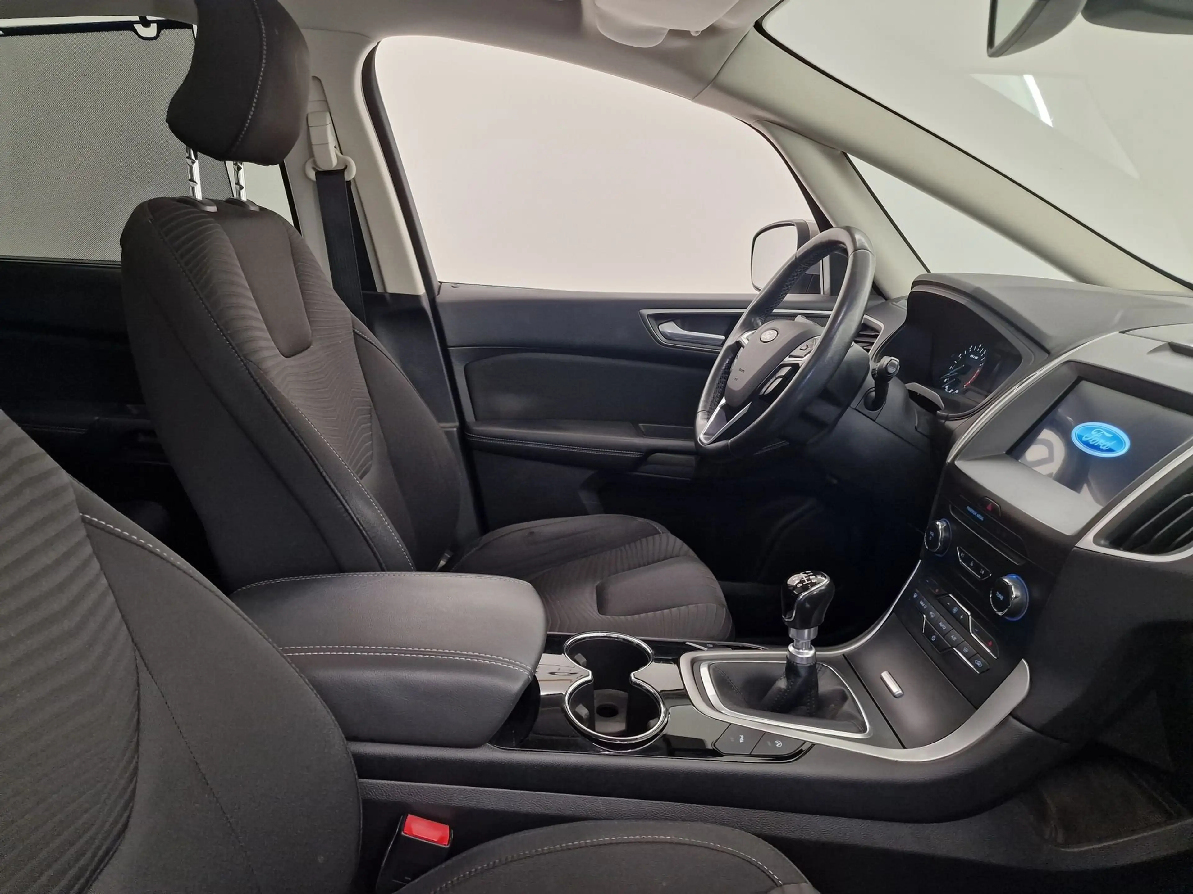 Ford S-Max TITANIUM BENZINE-PANO DAK-GPS — photo 7