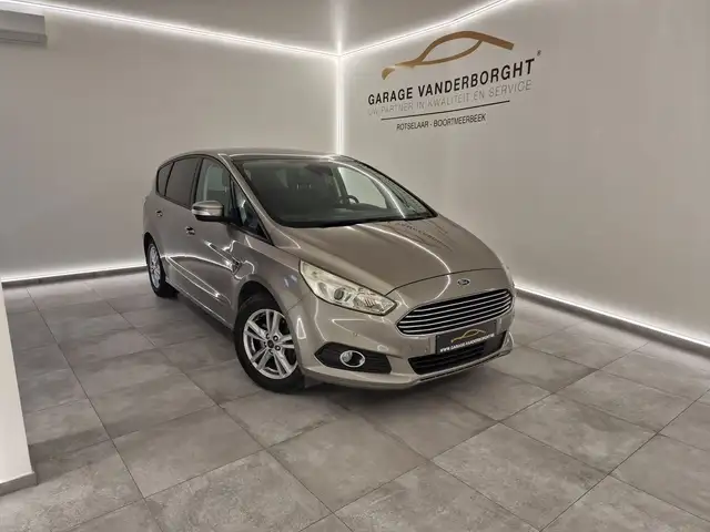 Ford S-Max TITANIUM BENZINE-PANO DAK-GPS